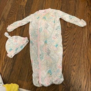 Magnetic me gown and matching hat